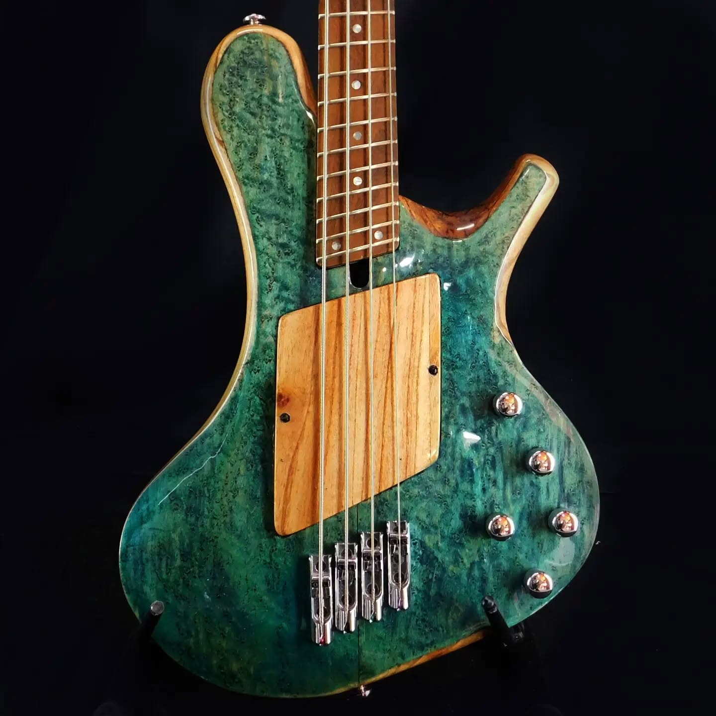 Lambda series custom bass - Image 1