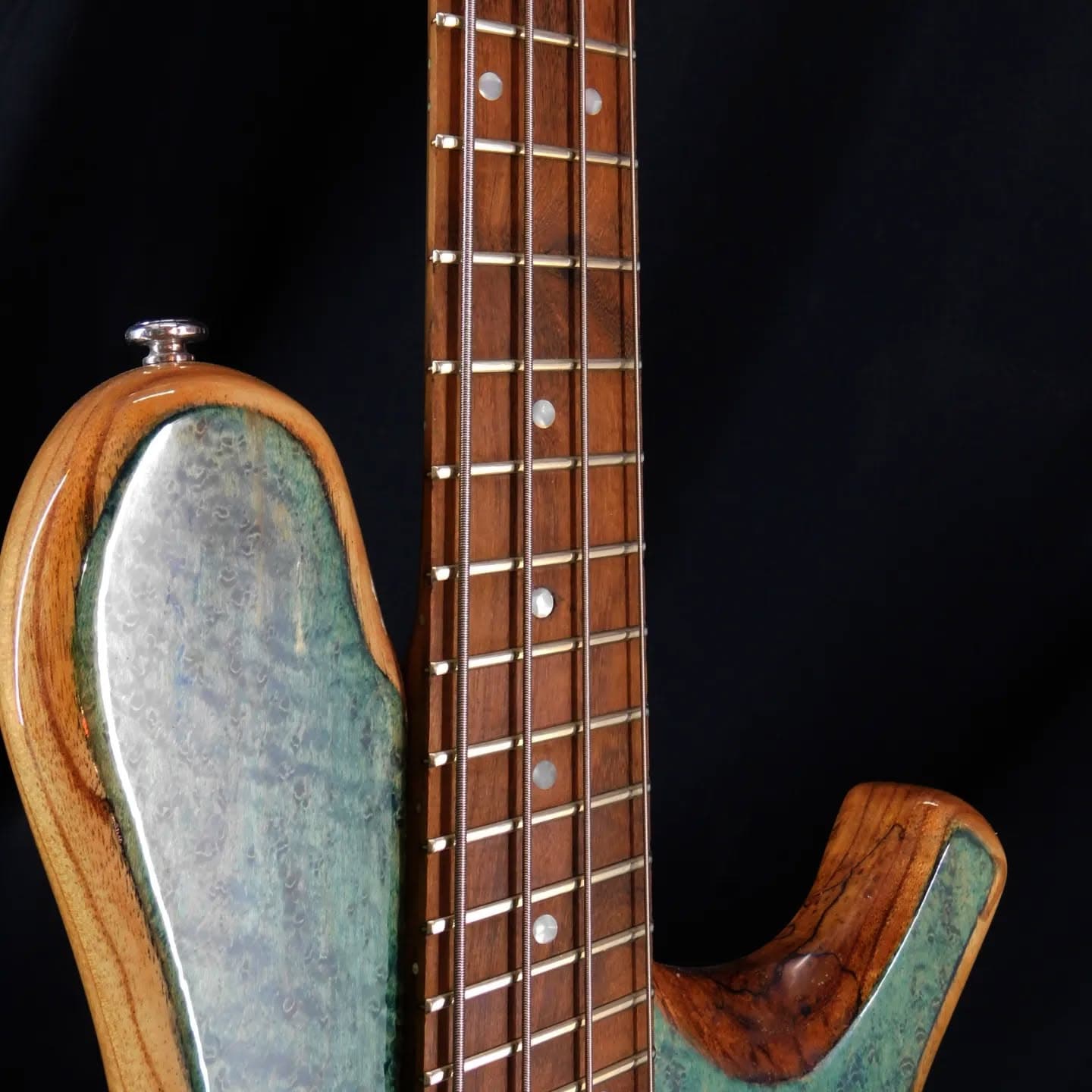 Lambda series custom bass - Image 3